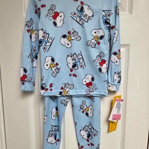Peanuts kids size 4 pj set new with tags Snoopy and Woodstock